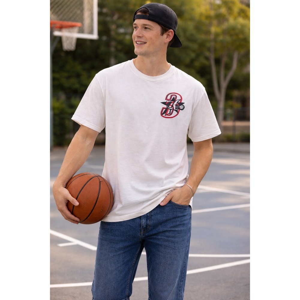 Mitchell & Ness Allen Iverson NBA Step Over t-shirt Cream‎ Men's  Size L